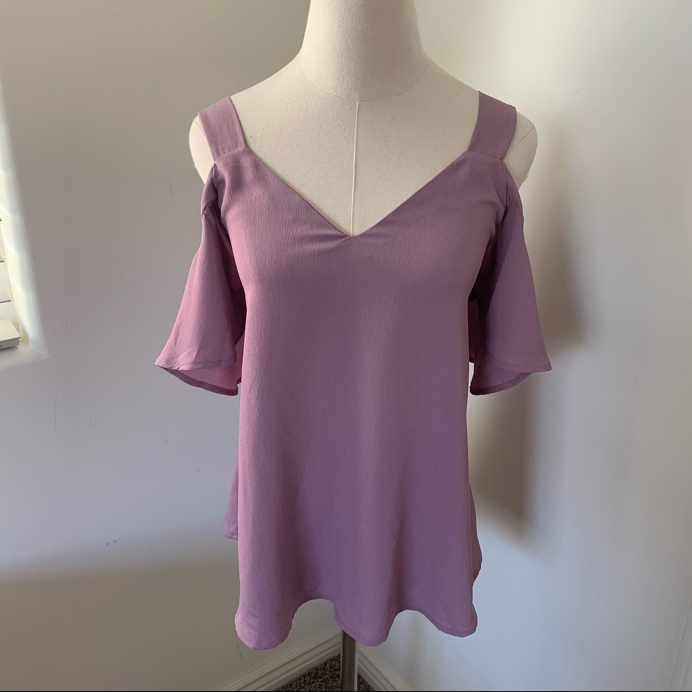 Lilac Siena Sky Cold Shoulder Top | size large